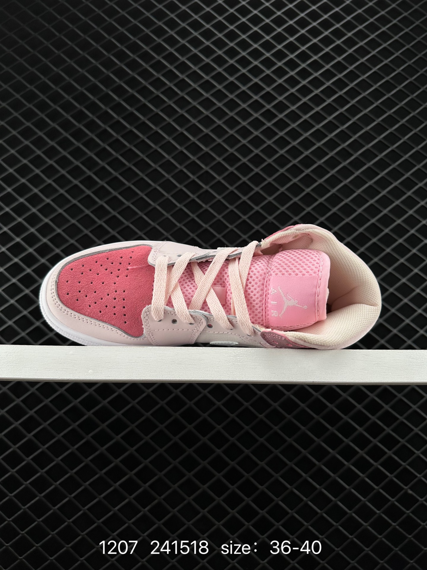 NIKE AIR JORDAN 1 MID AJ1